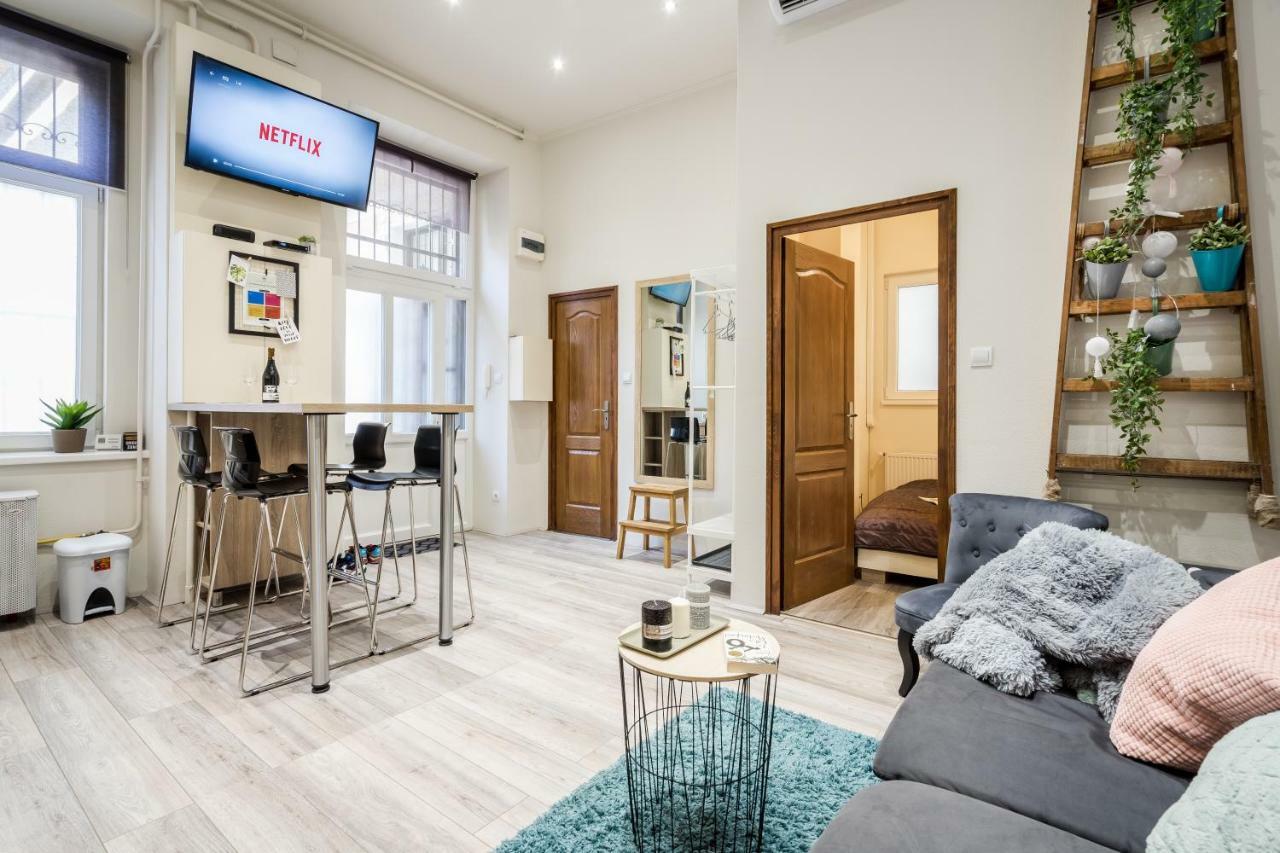 Ferienwohnung A9 Houseleek Astoria Budapest Exterior foto
